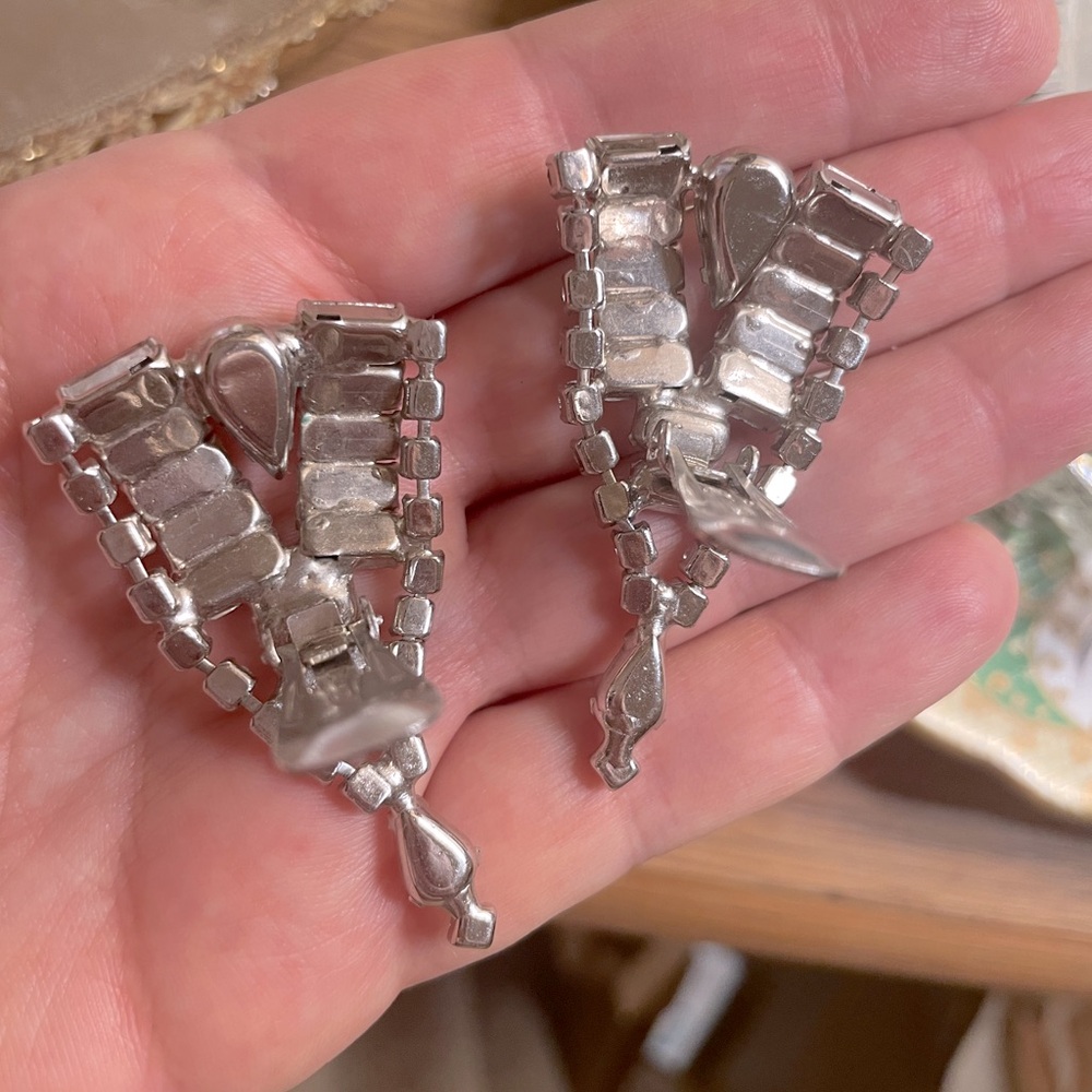 Rhinestone Clip on Earrings Vintage Glam - Picture 5 of 5